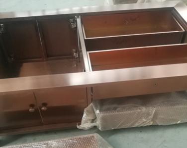 <strong>传统玫瑰金不锈钢茶几</strong>