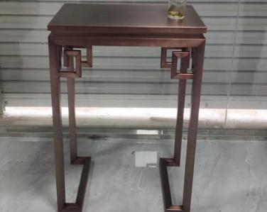 <strong>仿古不锈钢展台</strong>