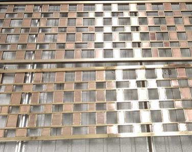 <strong>钛金红古铜双色不锈钢屏风</strong>