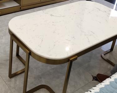 <strong>家用钛金不锈钢桌子</strong>