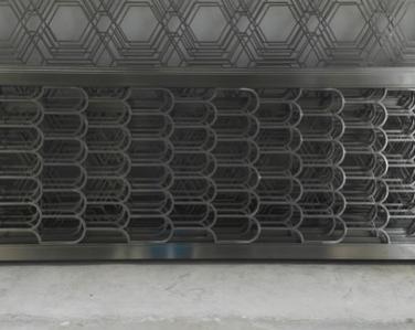 <strong>U型欧式不锈钢屏风</strong>