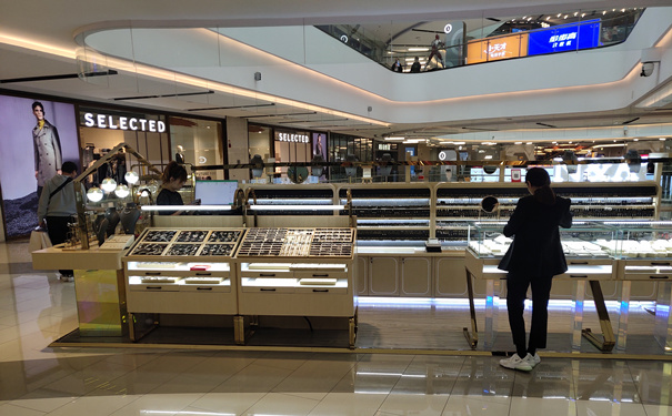 商场及商场店面不锈钢装饰工程图片