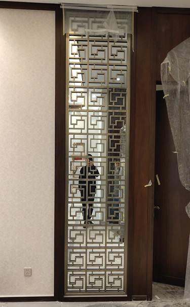 回形纹青古铜不锈钢屏风